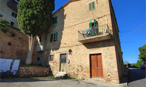 Town House for Sale in Todi