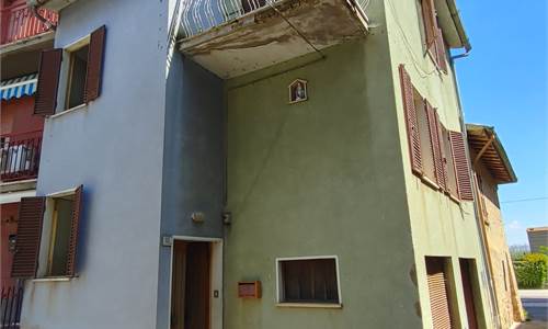 Duplex In Vendita a Todi