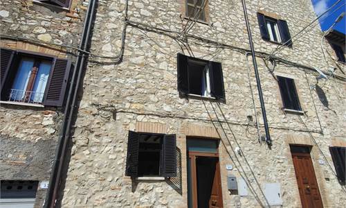 Appartamento In Vendita a Montecchio