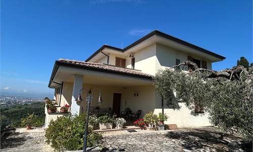 Appartamento In Affitto a Terni