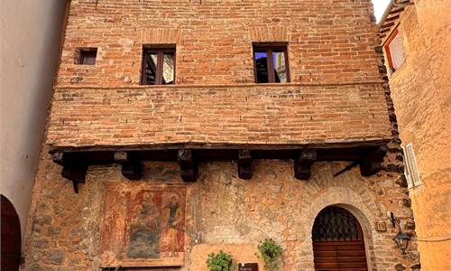 Porzione di Casa In Vendita a Trevi