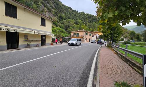 Commercial Premises / Showrooms for Rent in Cerreto di Spoleto