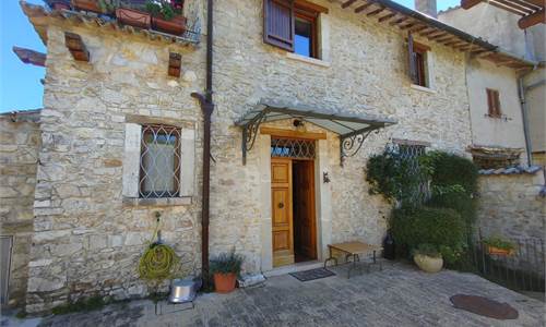 Porzione di Casa In Vendita a Terni