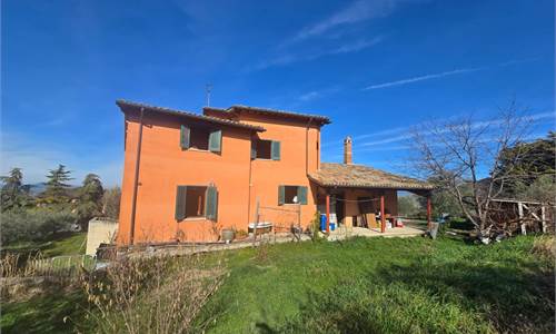 Casa singola In Vendita a Castel Ritaldi