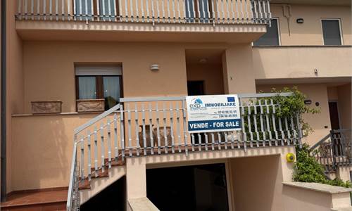 Villetta a Schiera in Eccellenti Condizioni a Giano dell'Umbria (PG)