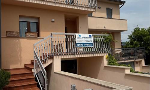 Villetta a Schiera in Eccellenti Condizioni a Giano dell'Umbria (PG)