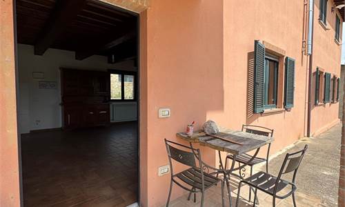 APPARTAMENTO IN AFFITTO ALL'INTERNO DI UN CASALE A GIANO DELL'UMBRIA 